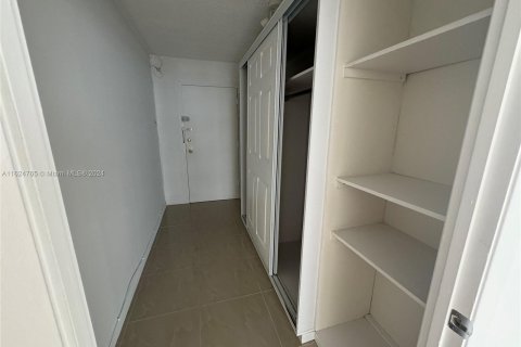 Copropriété à vendre à Aventura, Floride: 2 chambres, 145.39 m2 № 1271278 - photo 15