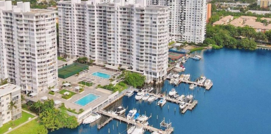 Condo in Aventura, Florida, 2 bedrooms  № 1271278