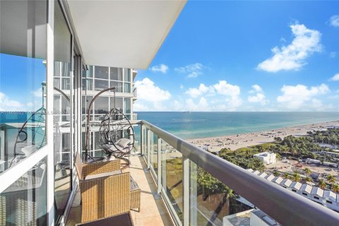 Condo in Miami Beach, Florida, 2 bedrooms  № 1380563 - photo 23