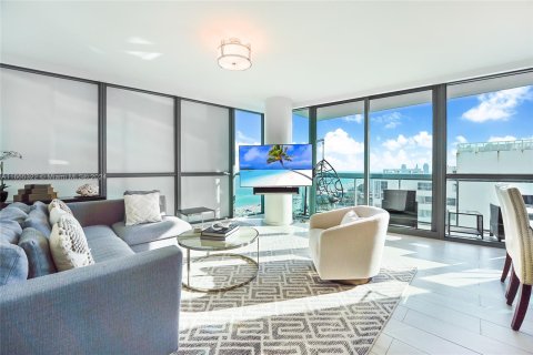 Condo in Miami Beach, Florida, 2 bedrooms  № 1380563 - photo 17