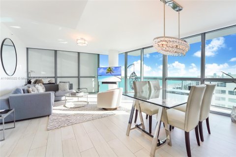 Condo in Miami Beach, Florida, 2 bedrooms  № 1380563 - photo 16