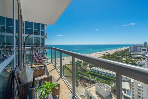 Condo in Miami Beach, Florida, 2 bedrooms  № 1380563 - photo 29