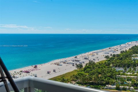 Condo in Miami Beach, Florida, 2 bedrooms  № 1380563 - photo 28