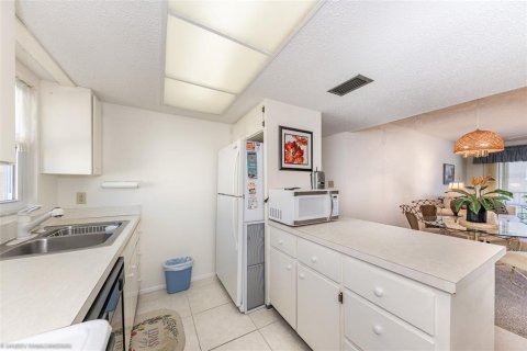 Condo in Punta Gorda, Florida, 2 bedrooms  № 1350913 - photo 11