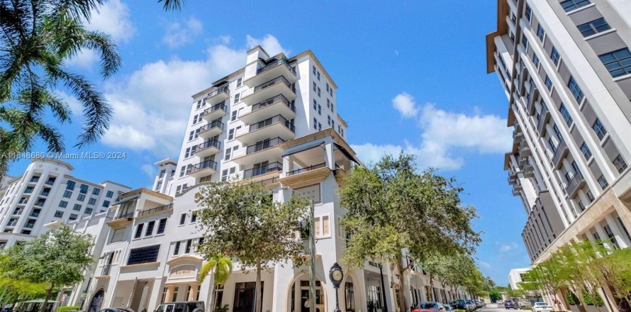 Condominio en Coral Gables, Florida, 2 dormitorios  № 1333359