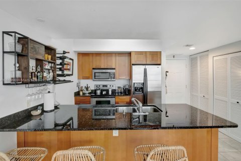 Condominio en venta en Coral Gables, Florida, 2 dormitorios, 90.12 m2 № 1333359 - foto 13