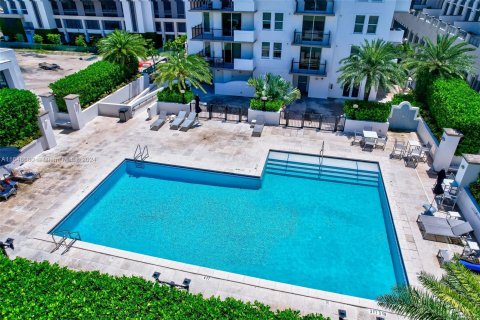 Condominio en venta en Coral Gables, Florida, 2 dormitorios, 90.12 m2 № 1333359 - foto 2