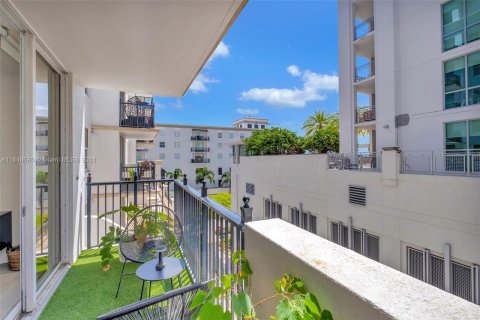 Condominio en venta en Coral Gables, Florida, 2 dormitorios, 90.12 m2 № 1333359 - foto 19