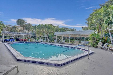 Condo in Lauderdale Lakes, Florida, 1 bedroom  № 1333460 - photo 28