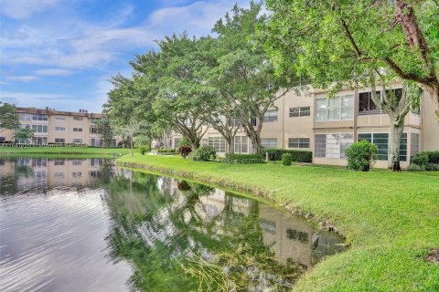 Condo in Lauderdale Lakes, Florida, 1 bedroom  № 1333460 - photo 26