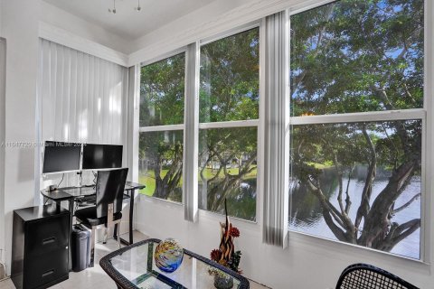 Condo in Lauderdale Lakes, Florida, 1 bedroom  № 1333460 - photo 23