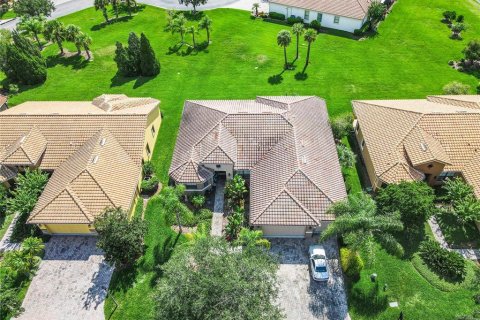 Villa ou maison à vendre à Kissimmee, Floride: 3 chambres, 239.69 m2 № 1318457 - photo 6