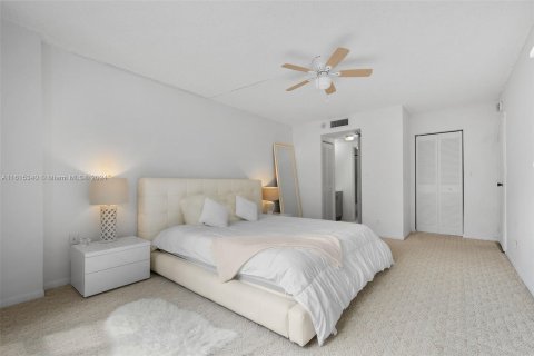 Condominio en venta en Hallandale Beach, Florida, 1 dormitorio, 92.9 m2 № 1237064 - foto 14