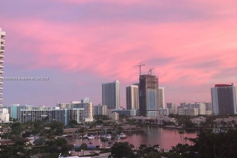 Copropriété à vendre à Hallandale Beach, Floride: 1 chambre, 92.9 m2 № 1237064 - photo 1