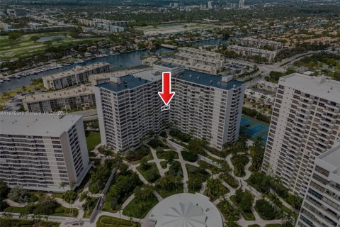 Condominio en venta en Hallandale Beach, Florida, 1 dormitorio, 92.9 m2 № 1237064 - foto 27