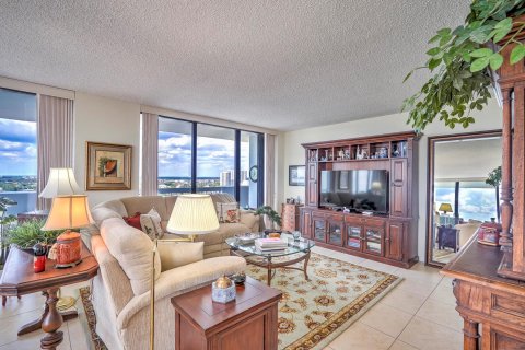 Condo in North Palm Beach, Florida, 3 bedrooms  № 990453 - photo 28