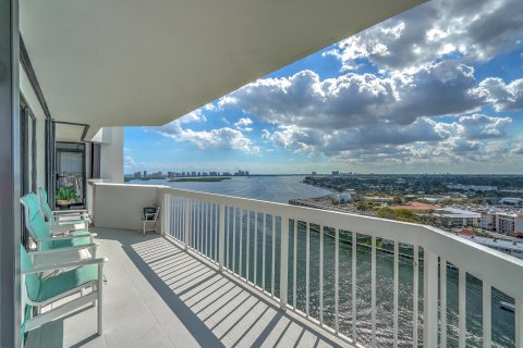 Condo in North Palm Beach, Florida, 3 bedrooms  № 990453 - photo 5