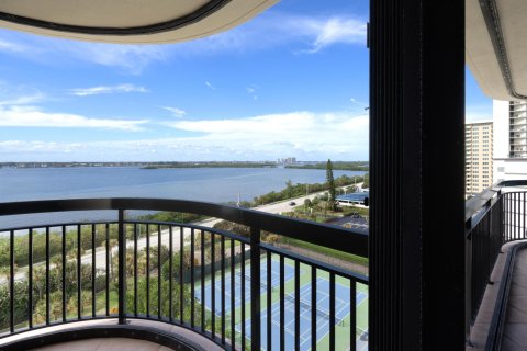 Condo in Riviera Beach, Florida, 3 bedrooms  № 978466 - photo 10