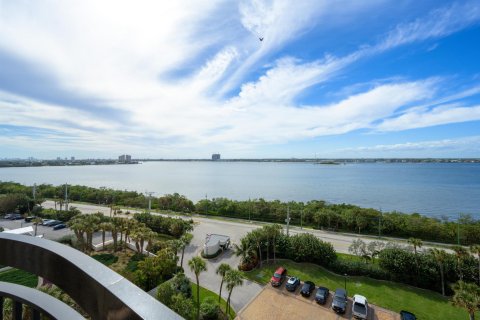 Condo in Riviera Beach, Florida, 3 bedrooms  № 978466 - photo 7