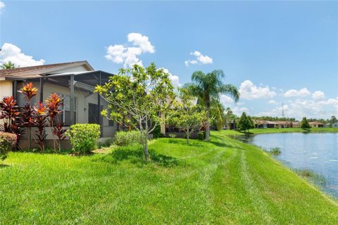 Villa ou maison à vendre à Kissimmee, Floride: 2 chambres, 132.2 m2 № 1327315 - photo 20