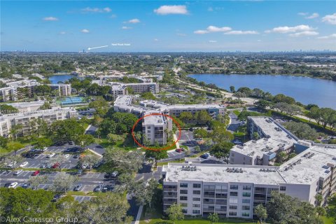 Condominio en venta en Pembroke Pines, Florida, 2 dormitorios, 94.85 m2 № 853853 - foto 4