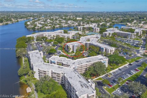 Condominio en venta en Pembroke Pines, Florida, 2 dormitorios, 94.85 m2 № 853853 - foto 2