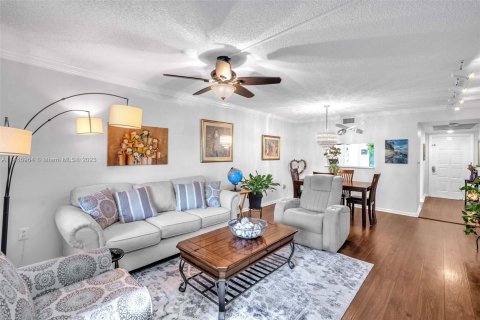 Condominio en venta en Pembroke Pines, Florida, 2 dormitorios, 94.85 m2 № 853853 - foto 16