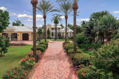 Villa ou maison à vendre à Marathon, Floride: 5 chambres, 796.45 m2 № 927322 - photo 17