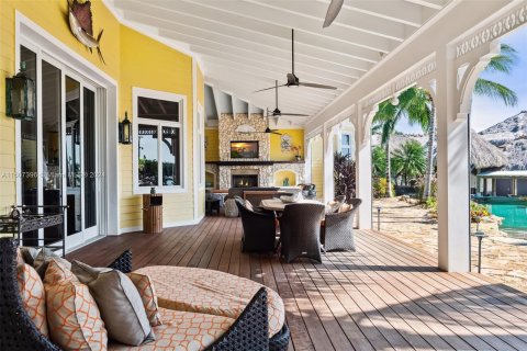 Villa ou maison à vendre à Marathon, Floride: 5 chambres, 796.45 m2 № 927322 - photo 2