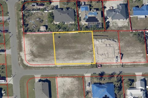 Купить земельный участок в Кейп-Корал, Флорида № 442429 - фото 1