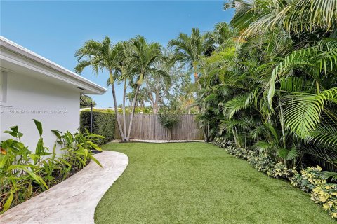 Villa ou maison à louer à Fort Lauderdale, Floride: 3 chambres, 141.68 m2 № 1119142 - photo 29
