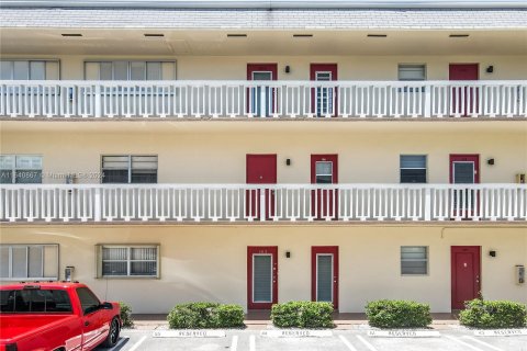 Copropriété à vendre à Lauderhill, Floride: 2 chambres, 80.82 m2 № 1320763 - photo 1