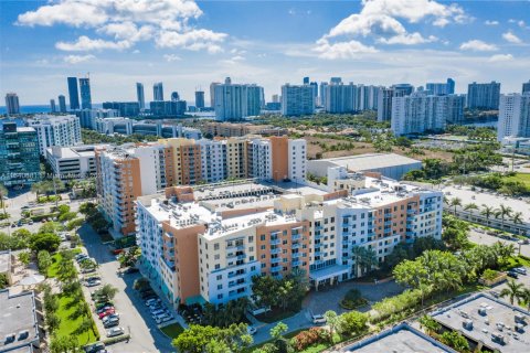 Condo in Aventura, Florida, 2 bedrooms  № 1319114 - photo 13