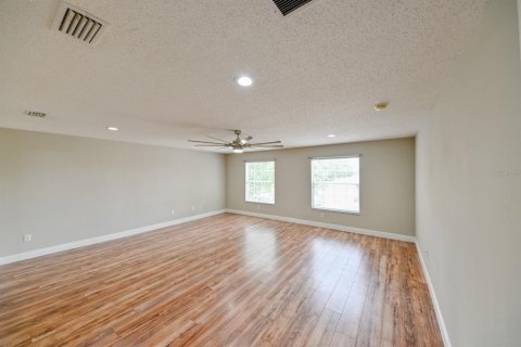 Villa ou maison à vendre à Odessa, Floride: 4 chambres, 235.79 m2 № 1358434 - photo 16