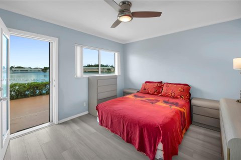 Condo in Hallandale Beach, Florida, 1 bedroom  № 1236099 - photo 15