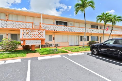Condominio en venta en Hallandale Beach, Florida, 1 dormitorio, 58.06 m2 № 1236099 - foto 2