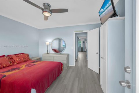 Condominio en venta en Hallandale Beach, Florida, 1 dormitorio, 58.06 m2 № 1236099 - foto 16