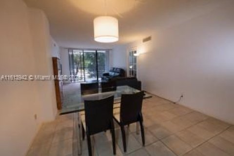 Copropriété à vendre à Aventura, Floride: 2 chambres, 92.34 m2 № 1236142 - photo 5