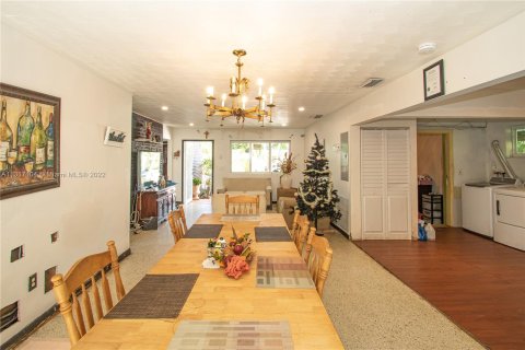 Villa ou maison à vendre à Pembroke Pines, Floride: 3 chambres, 114.55 m2 № 193075 - photo 9