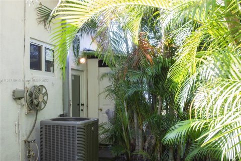 Villa ou maison à vendre à Pembroke Pines, Floride: 3 chambres, 114.55 m2 № 193075 - photo 13