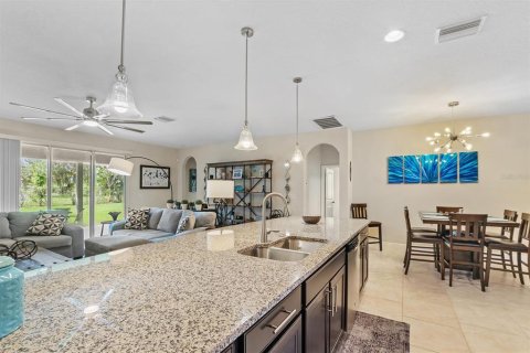 Casa en venta en Winter Haven, Florida, 4 dormitorios, 285.58 m2 № 1352351 - foto 5