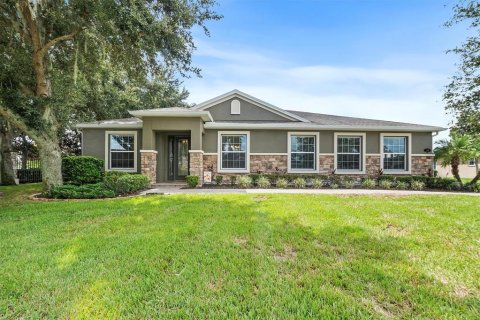 Casa en venta en Winter Haven, Florida, 4 dormitorios, 285.58 m2 № 1352351 - foto 1