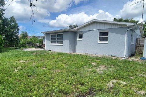 House in Holiday, Florida 3 bedrooms, 119.19 sq.m. № 1361302 - photo 21