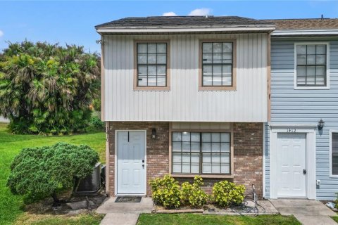 Townhouse in Lakeland, Florida 2 bedrooms, 92.16 sq.m. № 1361233 - photo 1