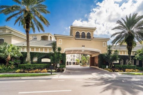 Touwnhouse à vendre à Tampa, Floride: 3 chambres, 165.09 m2 № 1361232 - photo 1