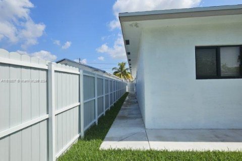 Immobilier commercial à vendre à West Park, Floride: 248.98 m2 № 1238703 - photo 17