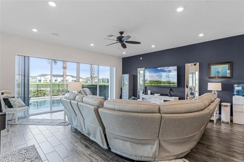 Villa ou maison à vendre à Kissimmee, Floride: 5 chambres, 332.4 m2 № 1275690 - photo 9