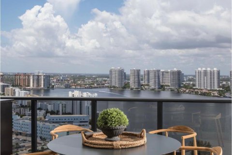 Condo in Sunny Isles Beach, Florida, 3 bedrooms  № 1396032 - photo 2