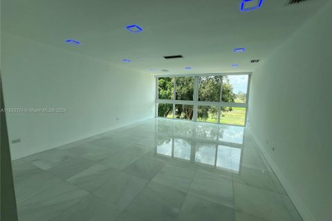 Touwnhouse à vendre à Hialeah, Floride: 3 chambres, 325.53 m2 № 1189429 - photo 15