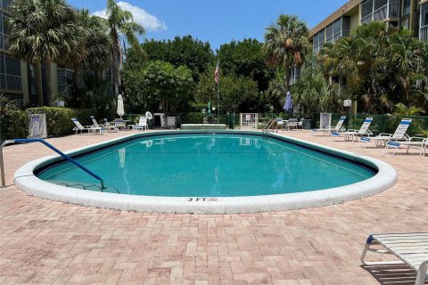 Condo in Deerfield Beach, Florida, 2 bedrooms  № 1186882 - photo 3